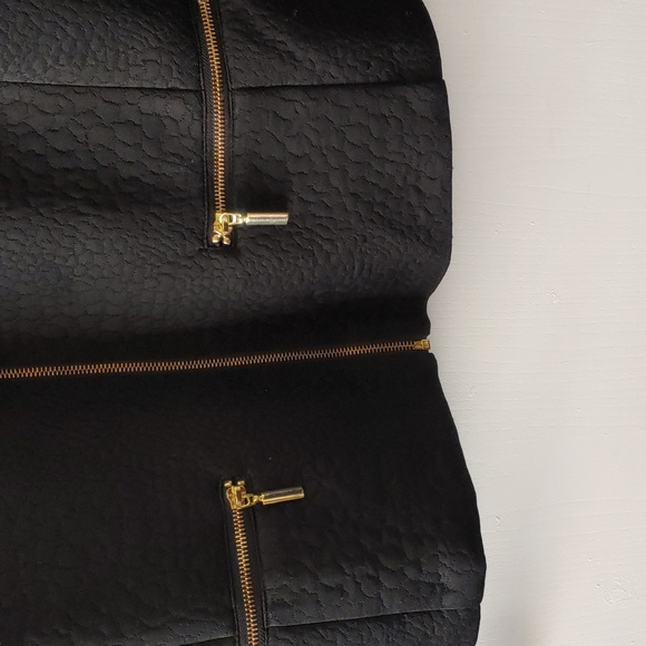 Woman's lightweight black zippered long sleeve jacket 16W - Picture 3 of 5